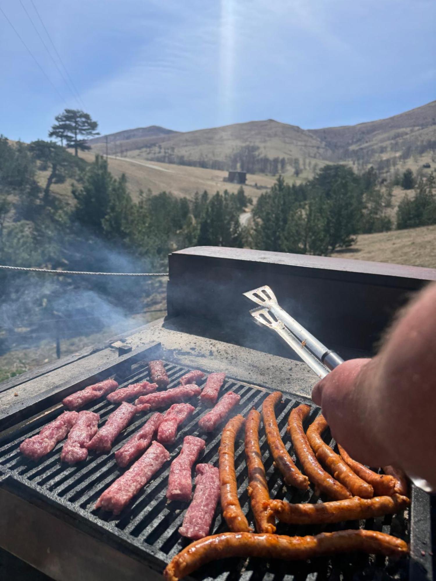 Вилла Wild Nest Zlatibor Bear Экстерьер фото